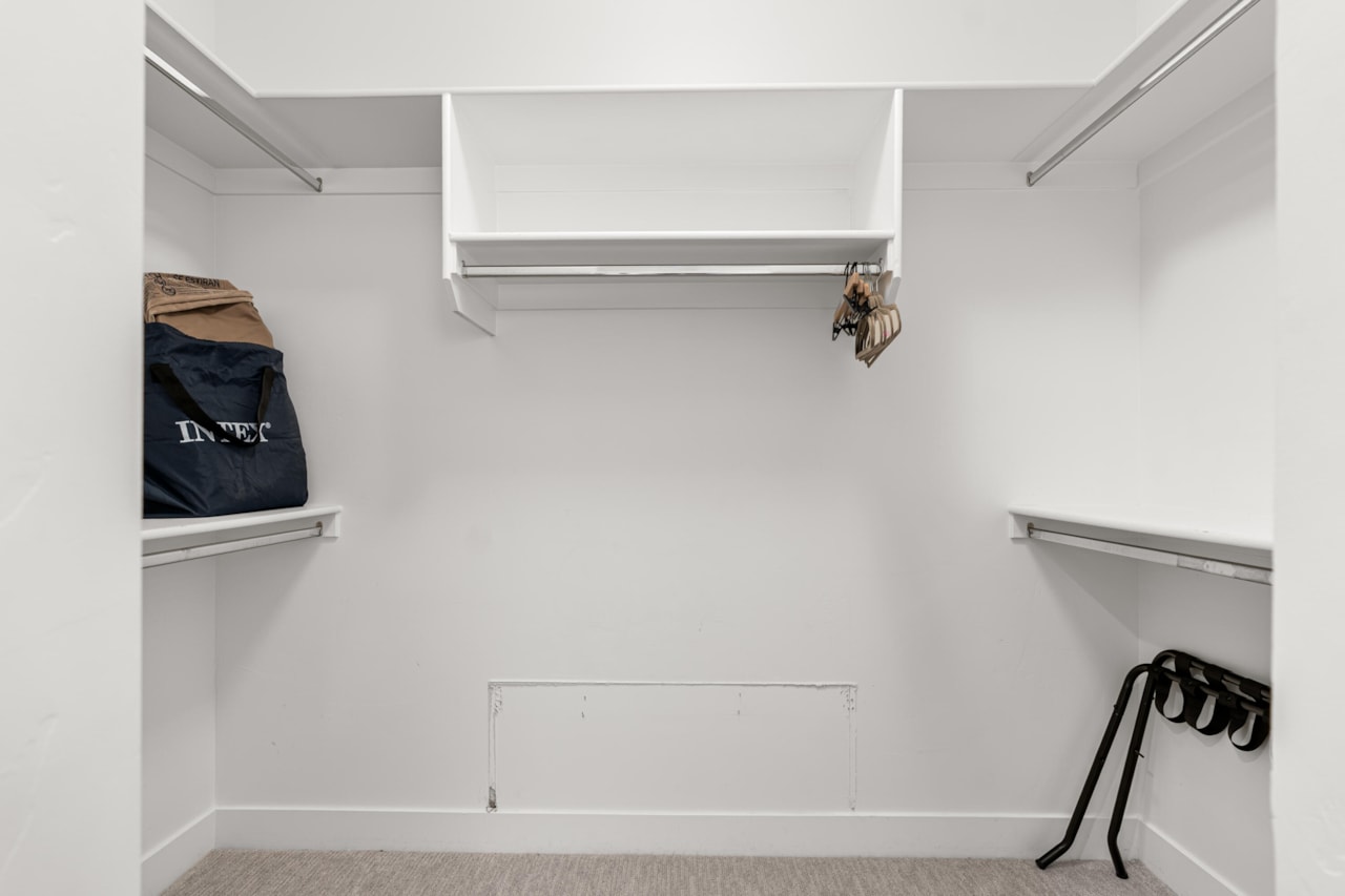 1167 E Farmhouse DR Washington, UT 84780 home for sale, MLS#25-266510 - Erika Rogers Photo 17