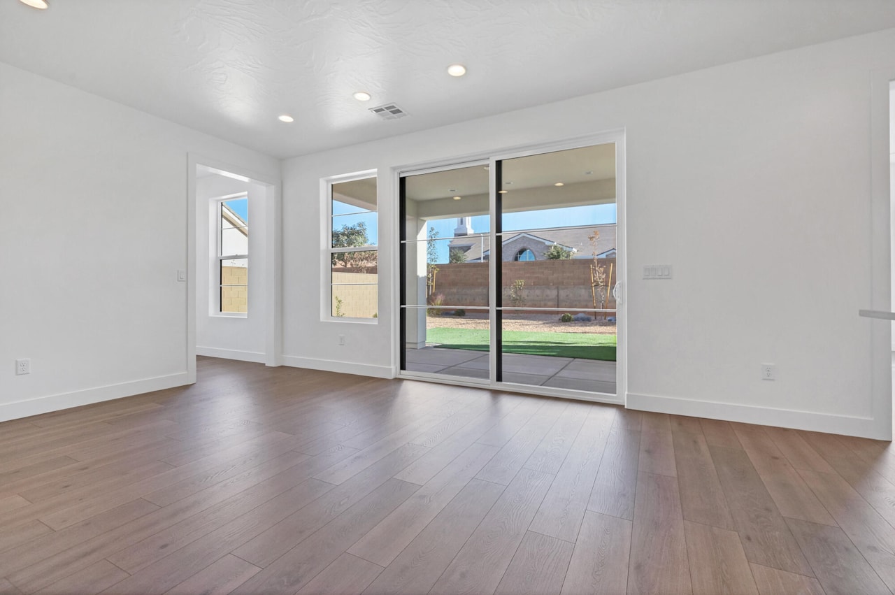 3569 S Turin LN St George, UT 84790 home for sale, MLS#25-266519 - Erika Rogers Photo 8