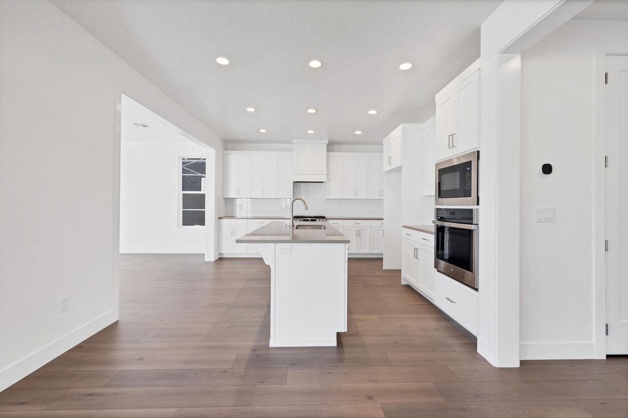 3569 S Turin LN St George, UT 84790 home for sale, MLS#25-266519 - Erika Rogers Photo 9