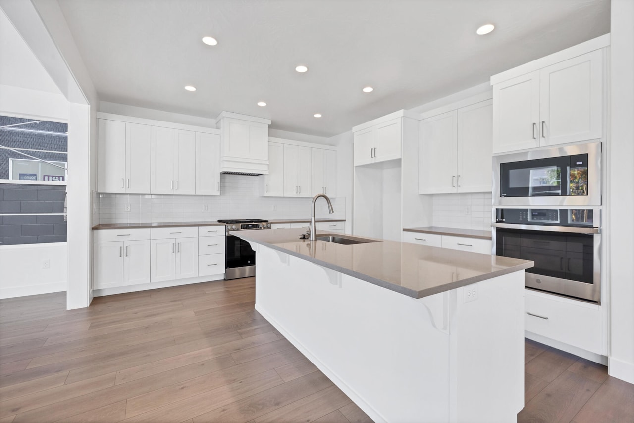 3569 S Turin LN St George, UT 84790 home for sale, MLS#25-266519 - Erika Rogers Photo 10