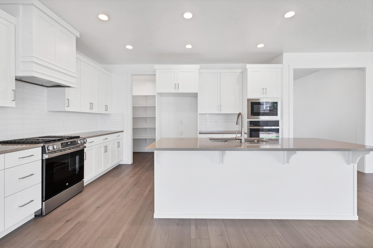 3569 S Turin LN St George, UT 84790 home for sale, MLS#25-266519 - Erika Rogers Photo 11