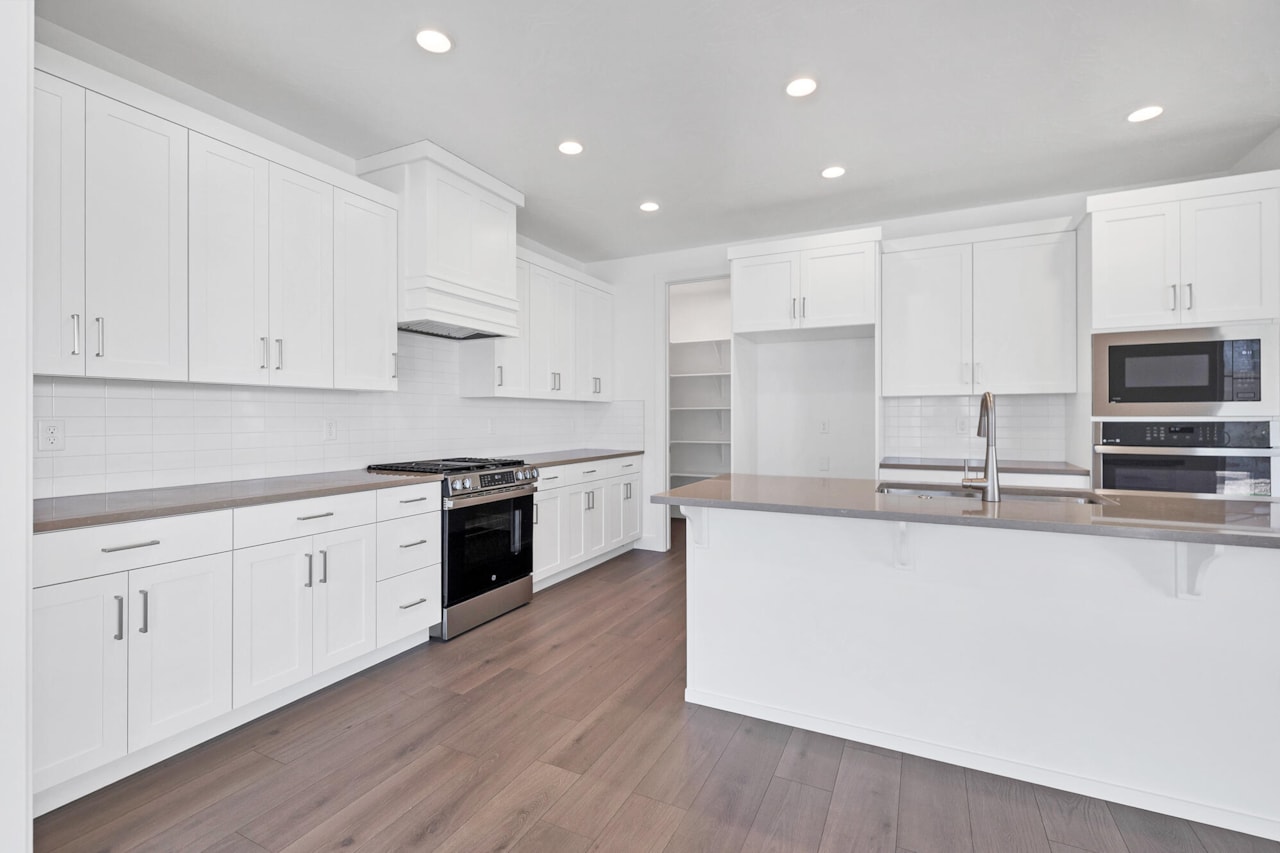 3569 S Turin LN St George, UT 84790 home for sale, MLS#25-266519 - Erika Rogers Photo 15