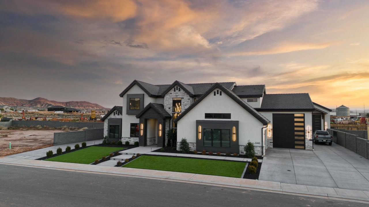 646 E Pine ST Washington, UT 84780 home for sale, MLS#25-264690 - Erika Rogers Photo 2