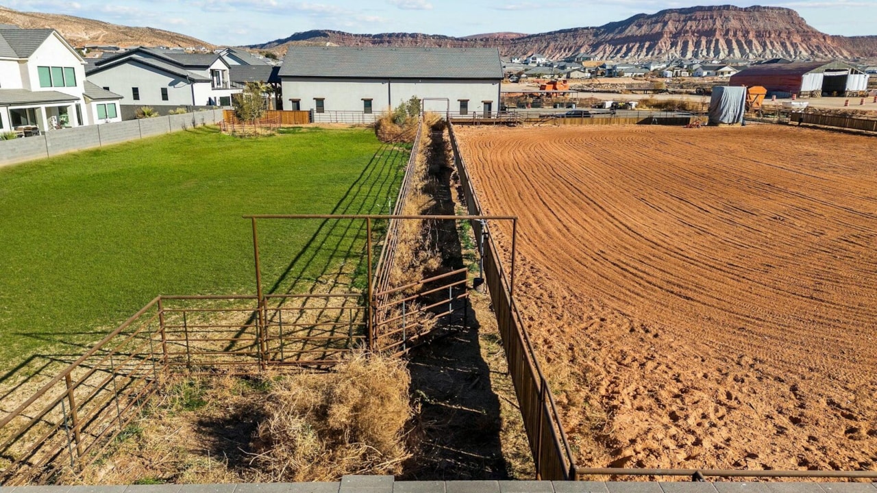 646 E Pine ST Washington, UT 84780 home for sale, MLS#25-264690 - Erika Rogers Photo 7