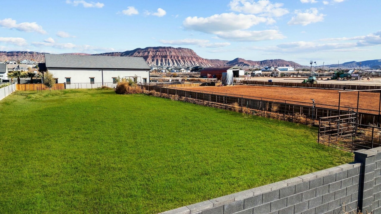 646 E Pine ST Washington, UT 84780 home for sale, MLS#25-264690 - Erika Rogers Photo 59