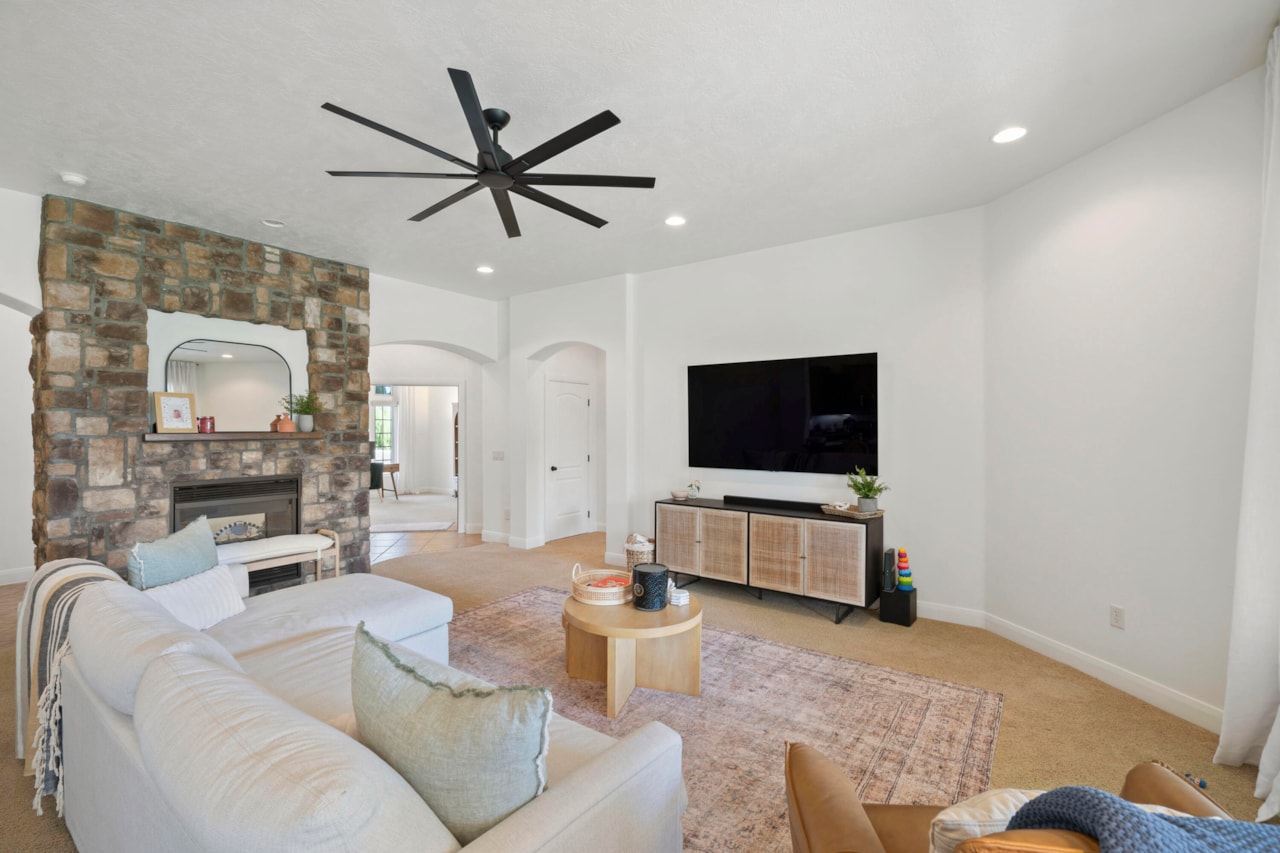 2032 E Circle Ridge DR St George, UT 84790 home for sale, MLS#25-265492 - Erika Rogers Photo 6