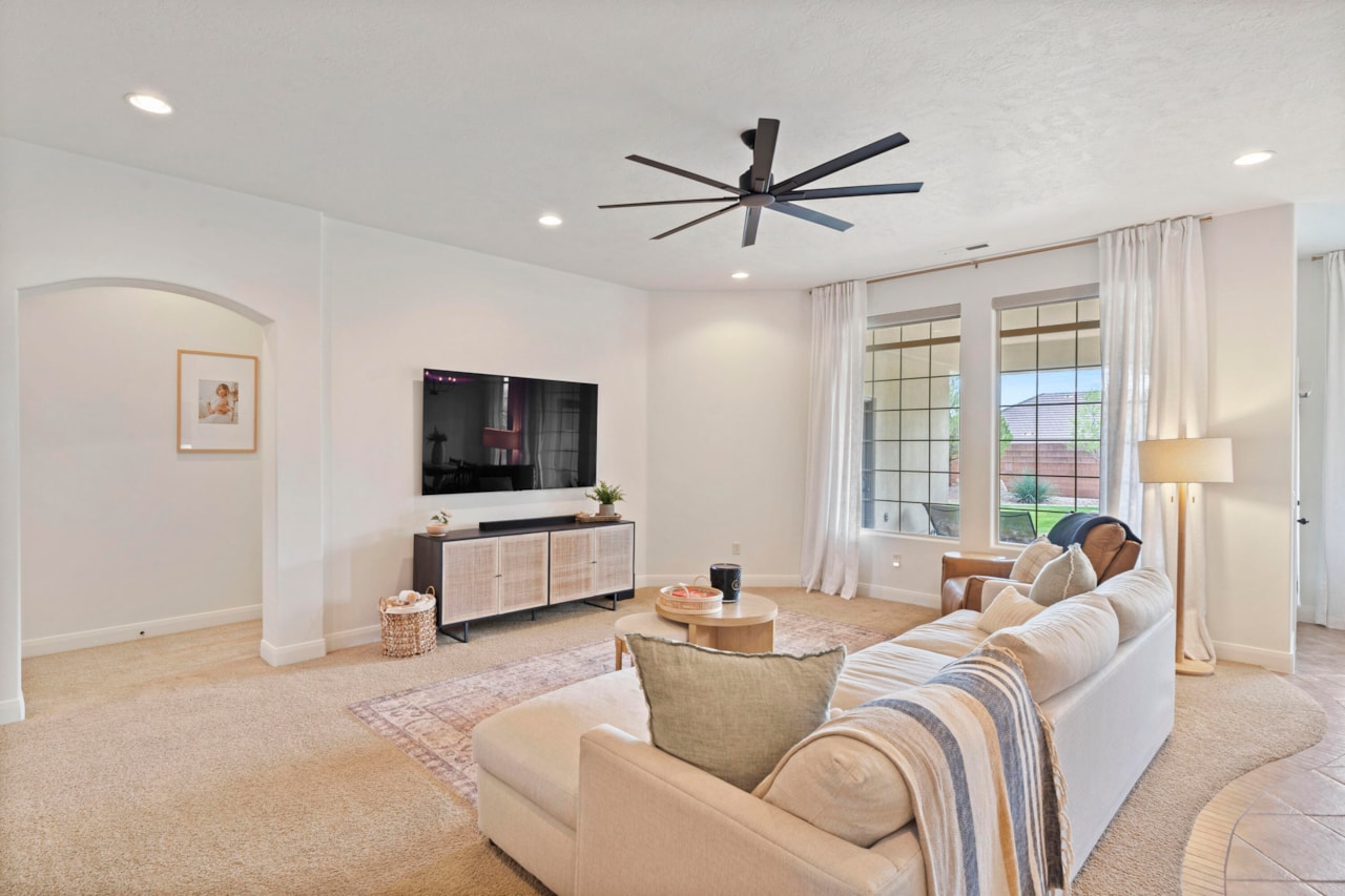 2032 E Circle Ridge DR St George, UT 84790 home for sale, MLS#25-265492 - Erika Rogers Photo 7