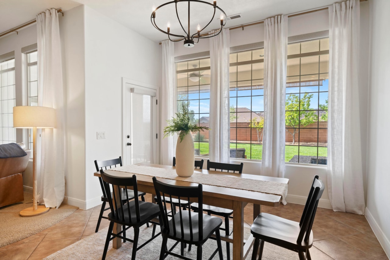 2032 E Circle Ridge DR St George, UT 84790 home for sale, MLS#25-265492 - Erika Rogers Photo 9