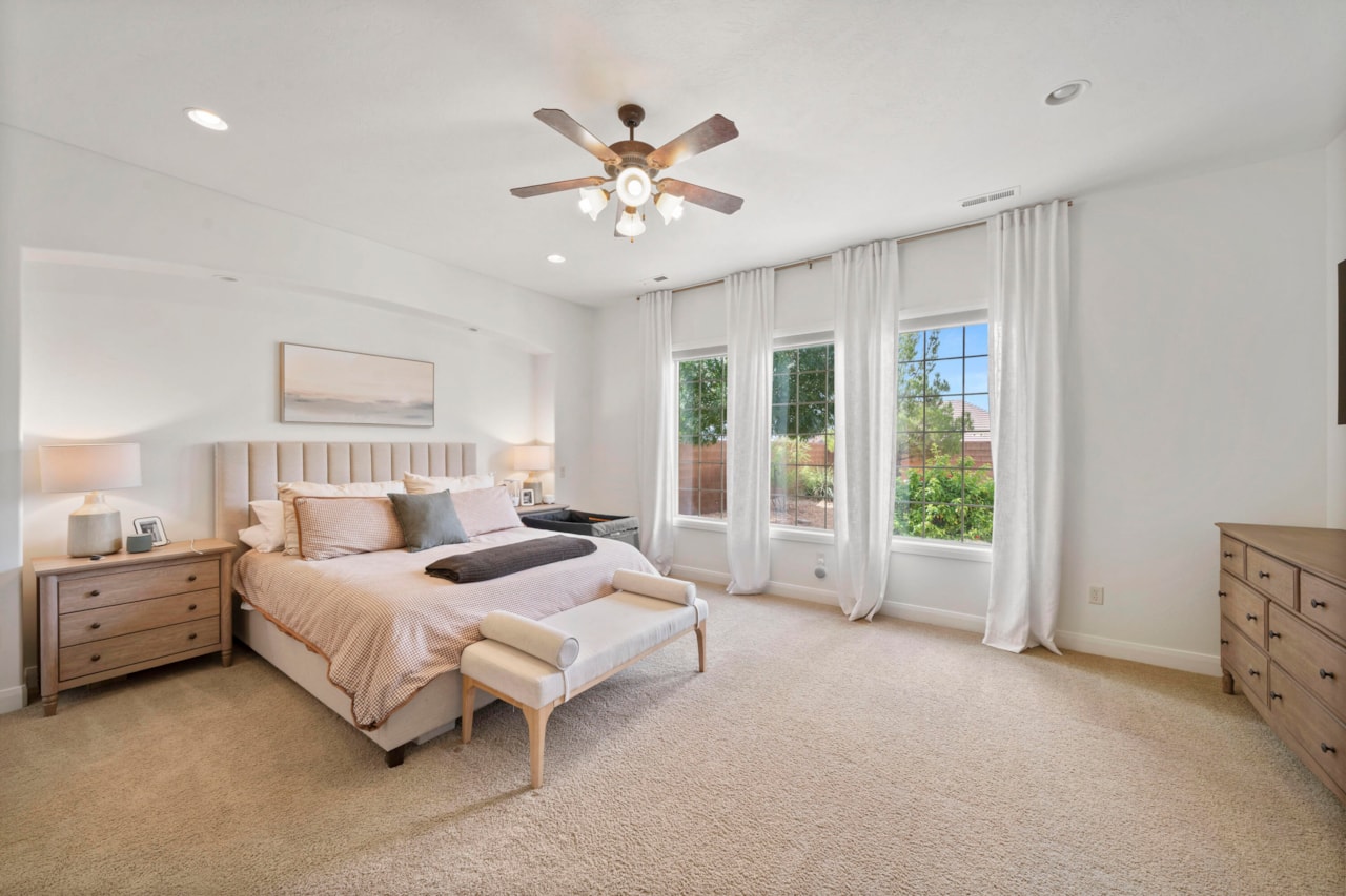 2032 E Circle Ridge DR St George, UT 84790 home for sale, MLS#25-265492 - Erika Rogers Photo 13