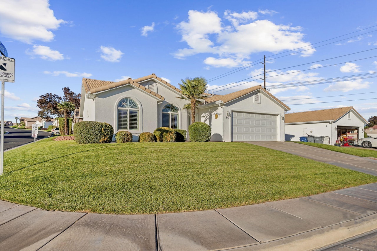 210 N Mall DR #96 St George, UT 84790 home for sale, MLS#25-266561 - Erika Rogers Photo 5