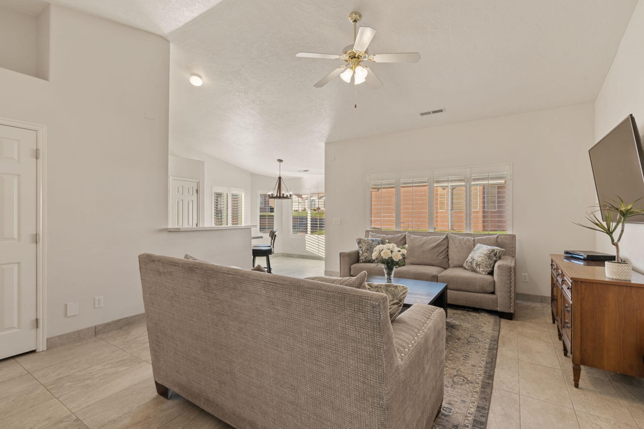 210 N Mall DR #96 St George, UT 84790 home for sale, MLS#25-266561 - Erika Rogers Photo 11