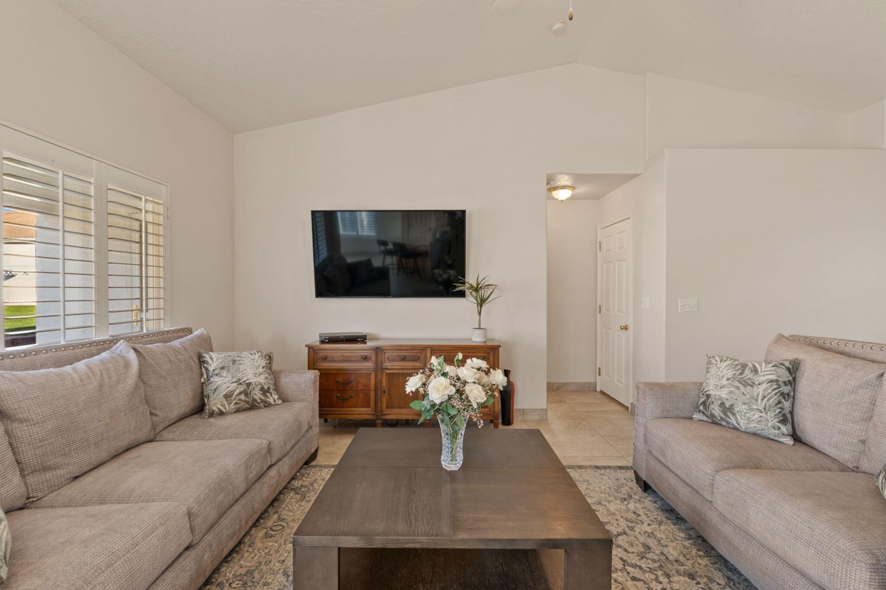 210 N Mall DR #96 St George, UT 84790 home for sale, MLS#25-266561 - Erika Rogers Photo 13