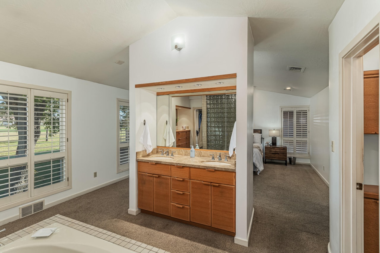 3119 S Jacob Hamblin DR St George, UT 84790 home for sale, MLS#25-266571 - Erika Rogers Photo 77