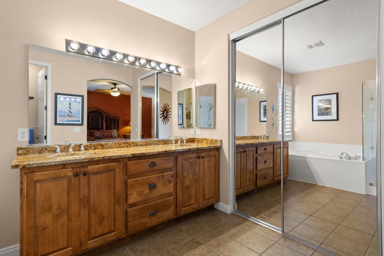 3278 E Sweetwater Springs DR Washington, UT 84780 home for sale, MLS#25-266383 - Erika Rogers Photo 14