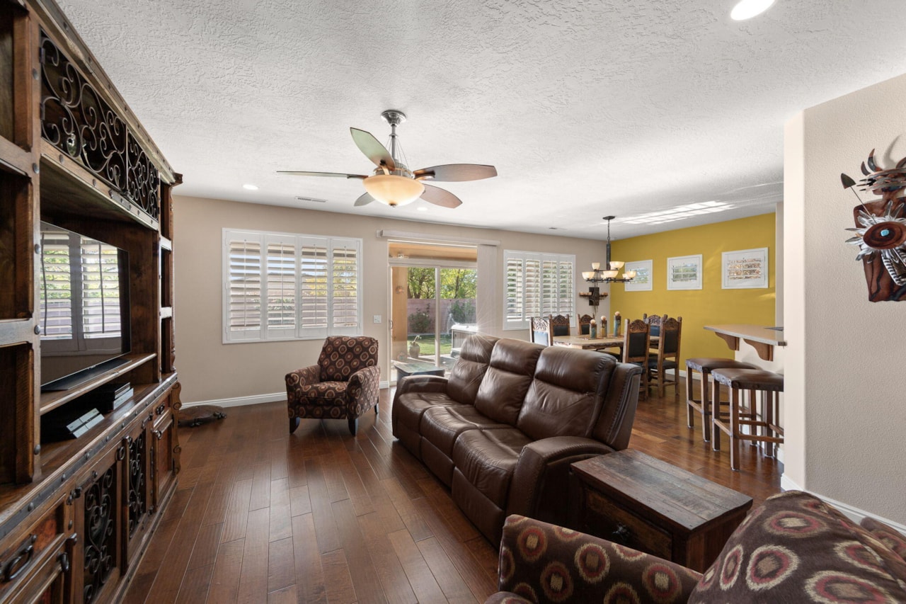 3278 E Sweetwater Springs DR Washington, UT 84780 home for sale, MLS#25-266383 - Erika Rogers Photo 4