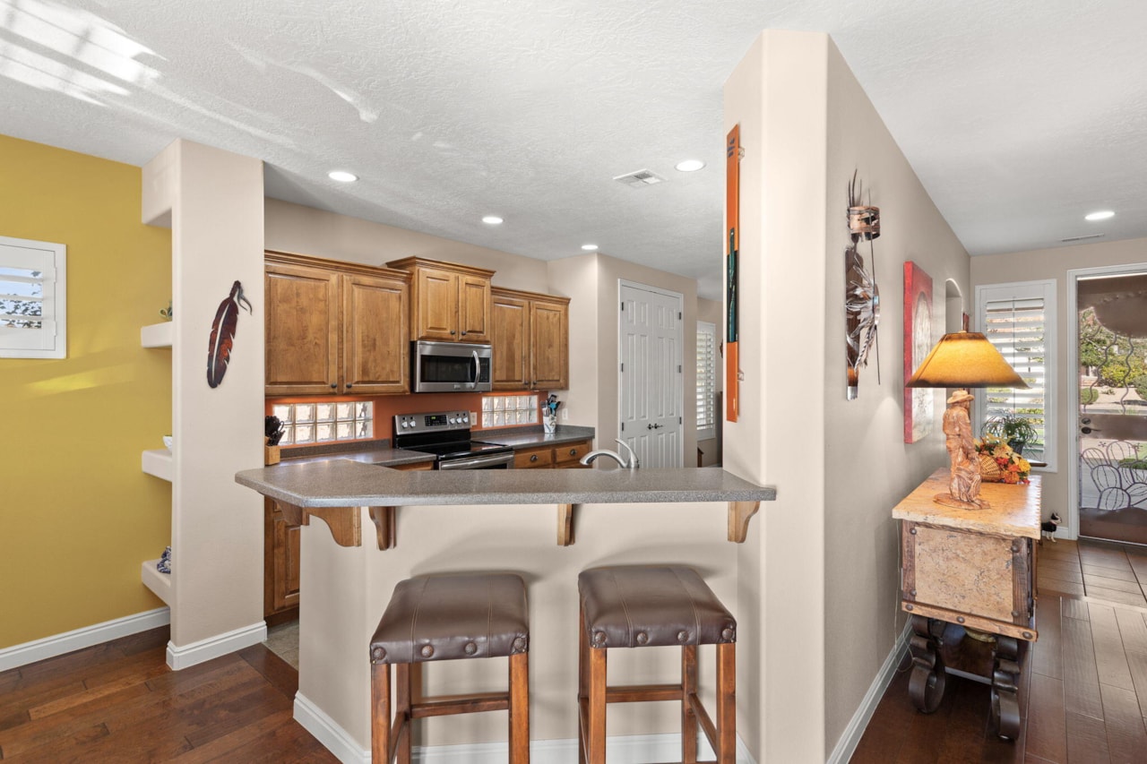 3278 E Sweetwater Springs DR Washington, UT 84780 home for sale, MLS#25-266383 - Erika Rogers Photo 8