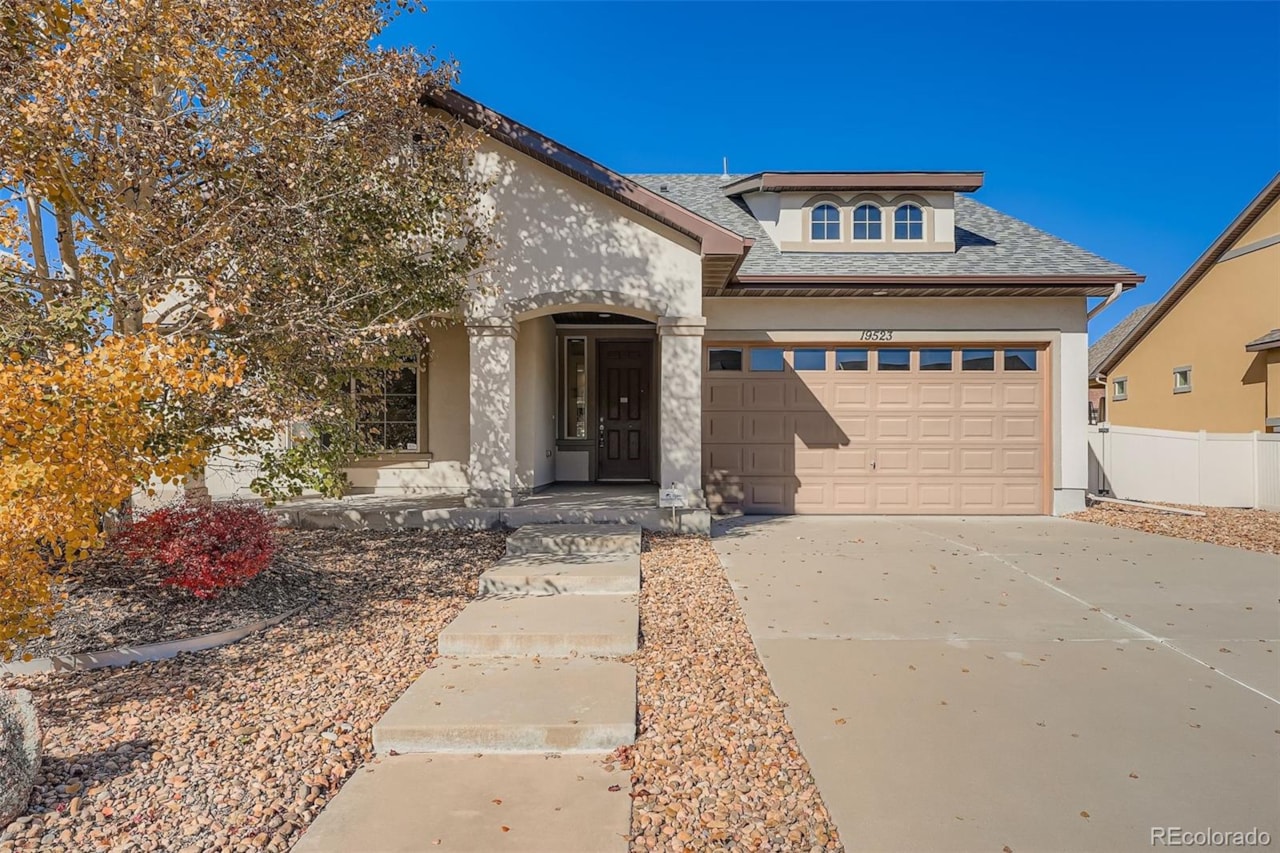 19523 E 54th Fairways Villas Experience Resort-Style Living in Fairway Villas 55+ CommunityDiscover this beautifully upgraded... Denver Denver CO 80249 4457167 home for sale $540,000 4457167 Photo 2