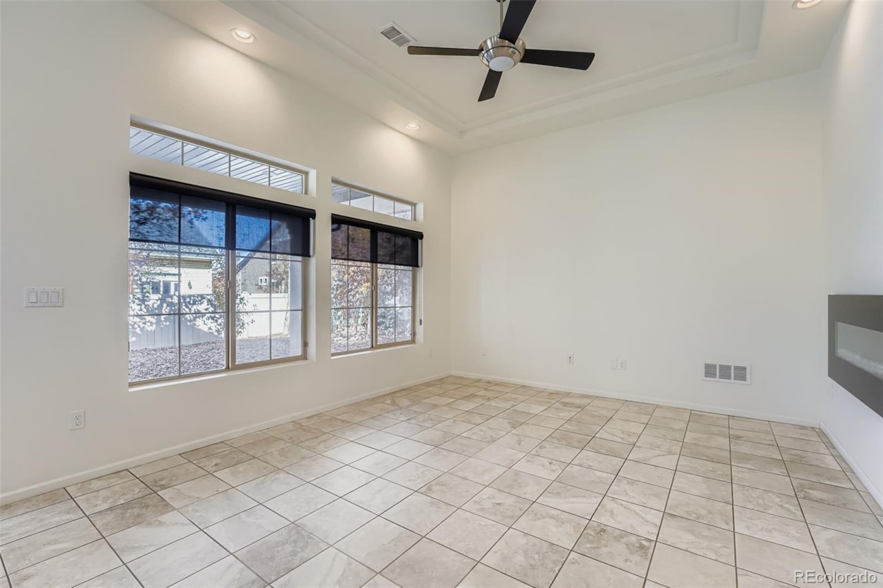 19523 E 54th Fairways Villas Experience Resort-Style Living in Fairway Villas 55+ CommunityDiscover this beautifully upgraded... Denver Denver CO 80249 4457167 home for sale $540,000 4457167 Photo 4