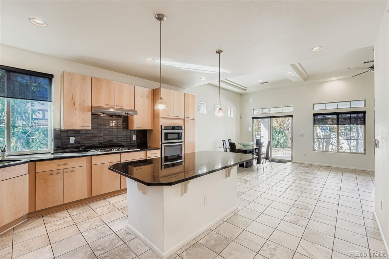 19523 E 54th Fairways Villas Experience Resort-Style Living in Fairway Villas 55+ CommunityDiscover this beautifully upgraded... Denver Denver CO 80249 4457167 home for sale $540,000 4457167 Photo 9