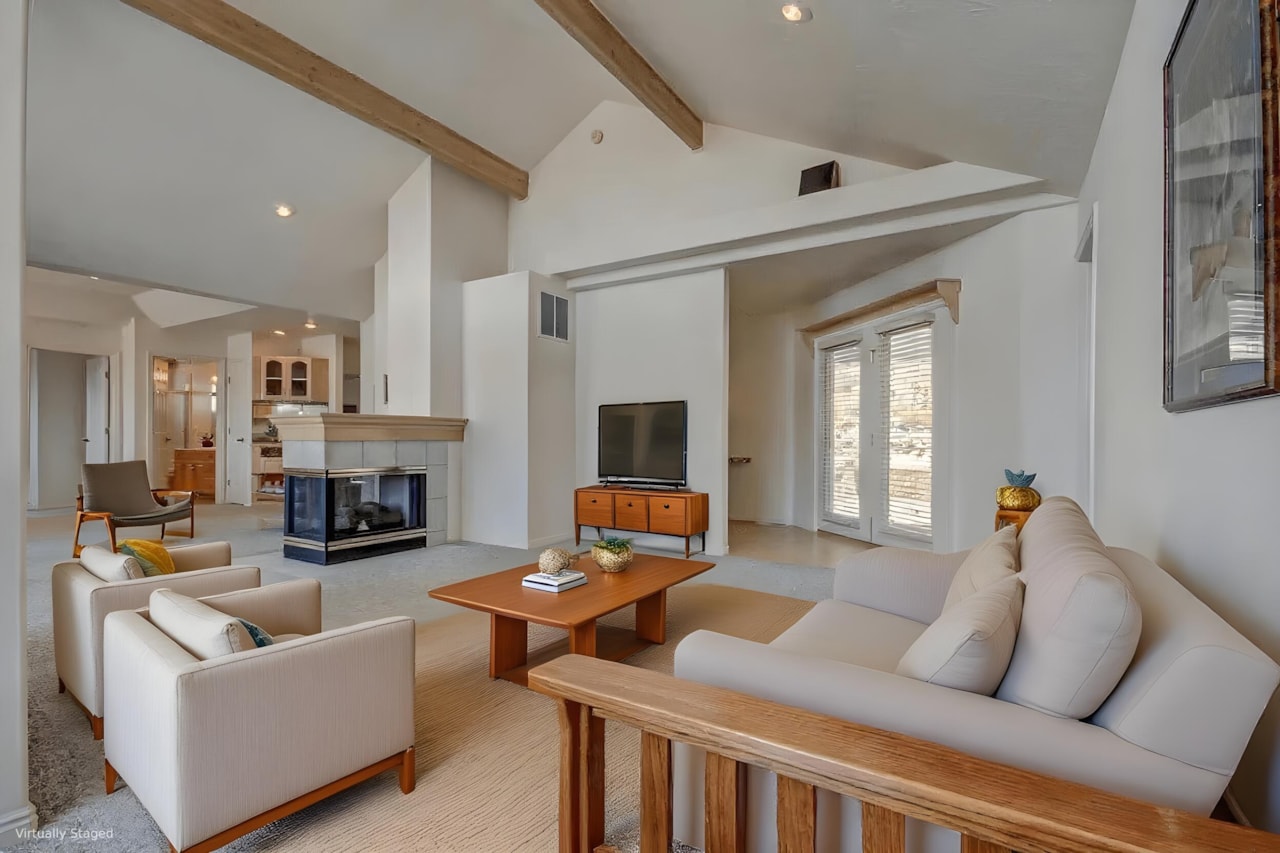 2340 S Guardian CIR St George, UT 84790 home for sale, MLS#25-266495 - Erika Rogers Photo 2