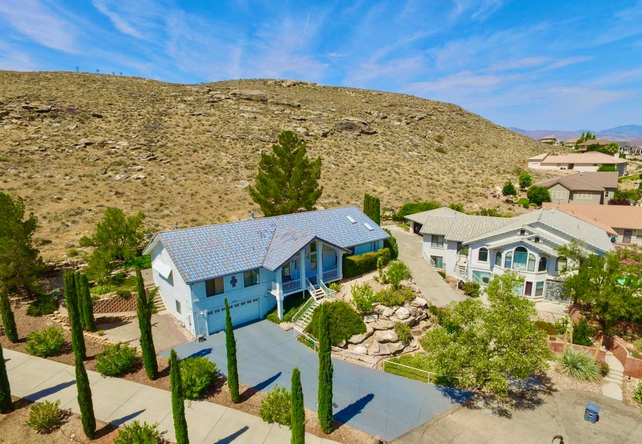 2340 S Guardian CIR St George, UT 84790 home for sale, MLS#25-266495 - Erika Rogers Photo 11