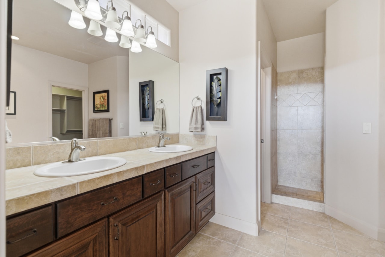 409 N Country LN W #1 St George, UT 84770 home for sale, MLS#25-266521 - Erika Rogers Photo 10