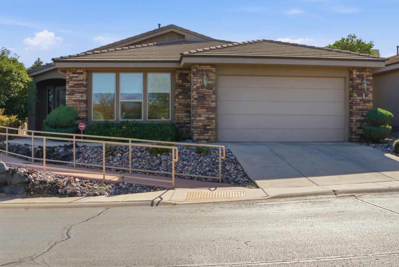 409 N Country LN W #1 St George, UT 84770 home for sale, MLS#25-266521 - Erika Rogers Photo 2