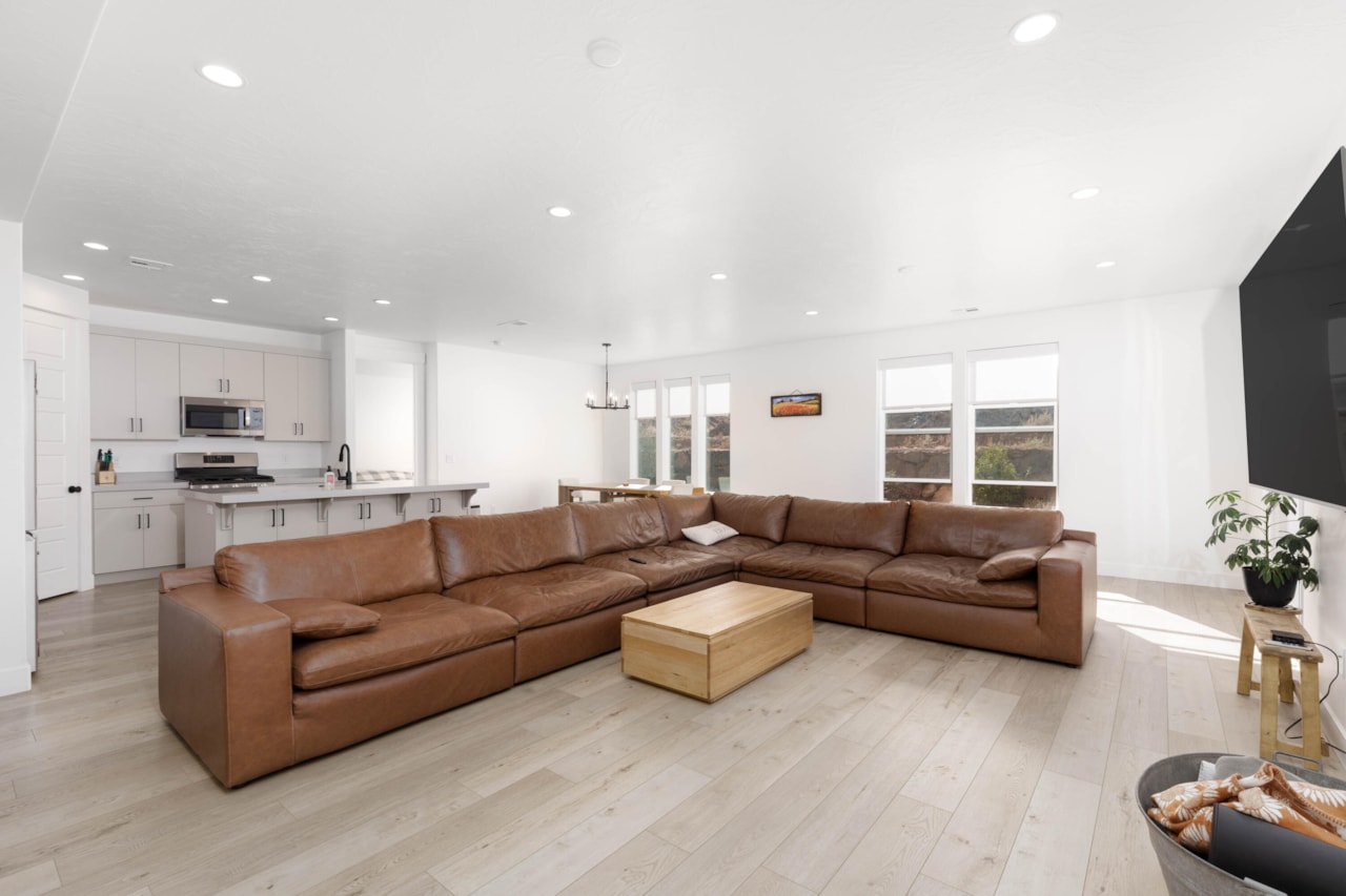 1506 E Toliman Way Washington, UT 84780 home for sale, MLS#25-266588 - Erika Rogers Photo 9