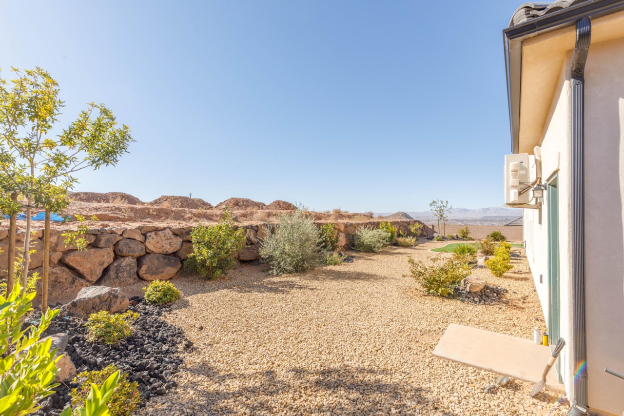 1506 E Toliman Way Washington, UT 84780 home for sale, MLS#25-266588 - Erika Rogers Photo 42