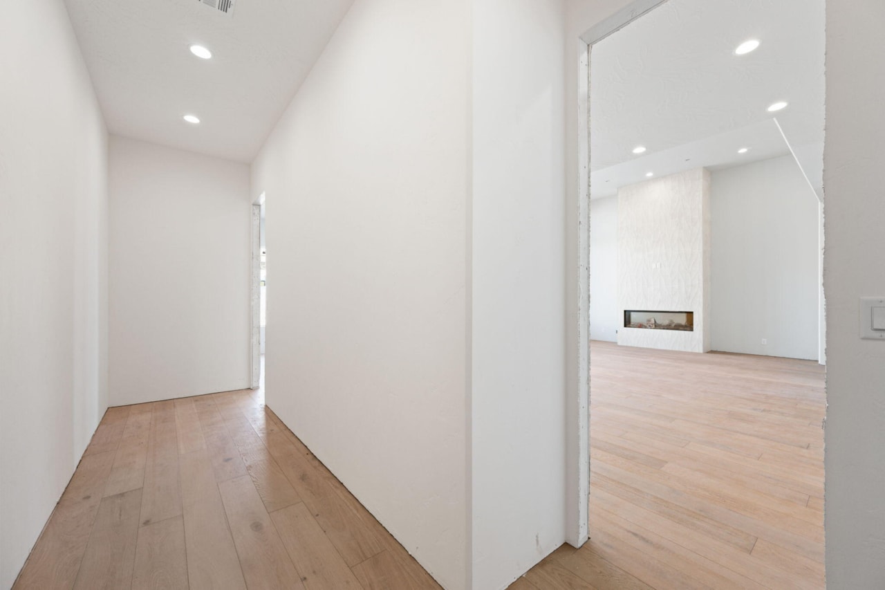 4988 S Lakefront Place Washington, UT 84780 home for sale, MLS#25-266600 - Erika Rogers Photo 13