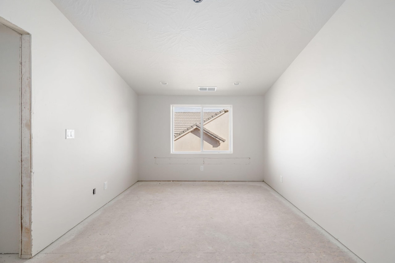 4988 S Lakefront Place Washington, UT 84780 home for sale, MLS#25-266600 - Erika Rogers Photo 27