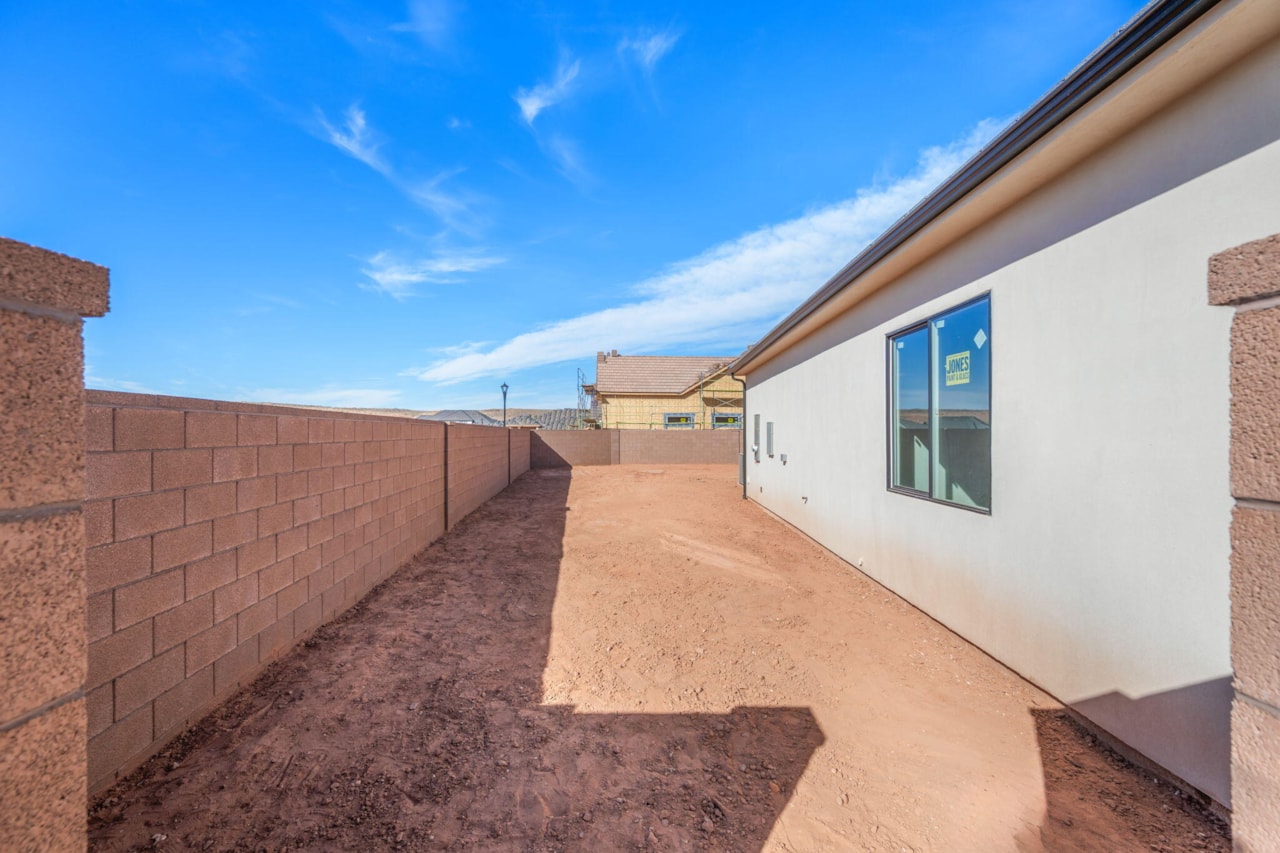 4988 S Lakefront Place Washington, UT 84780 home for sale, MLS#25-266600 - Erika Rogers Photo 30