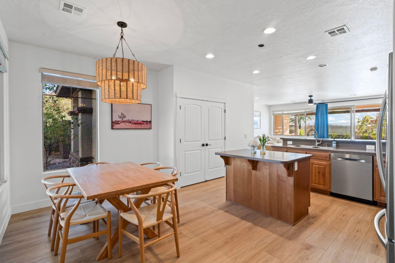 2498 E Canyon Ranch Drive DR Washington, UT 84780 home for sale, MLS#25-266601 - Erika Rogers Photo 10