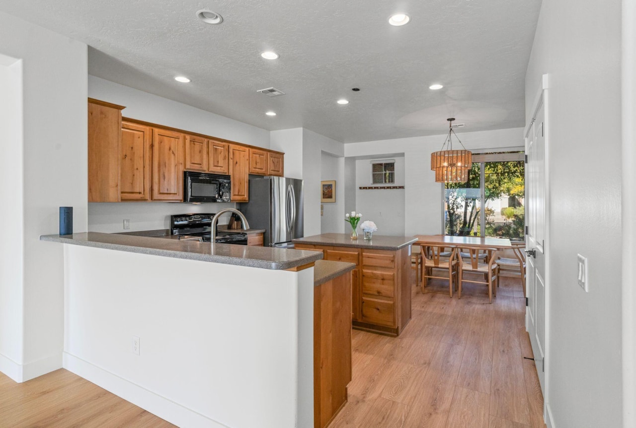 2498 E Canyon Ranch Drive DR Washington, UT 84780 home for sale, MLS#25-266601 - Erika Rogers Photo 12