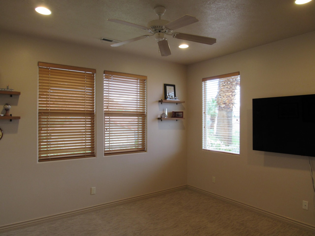 1361 W Red Butte Dr DR Washington, UT 84780 home for sale, MLS#25-266619 - Erika Rogers Photo 23