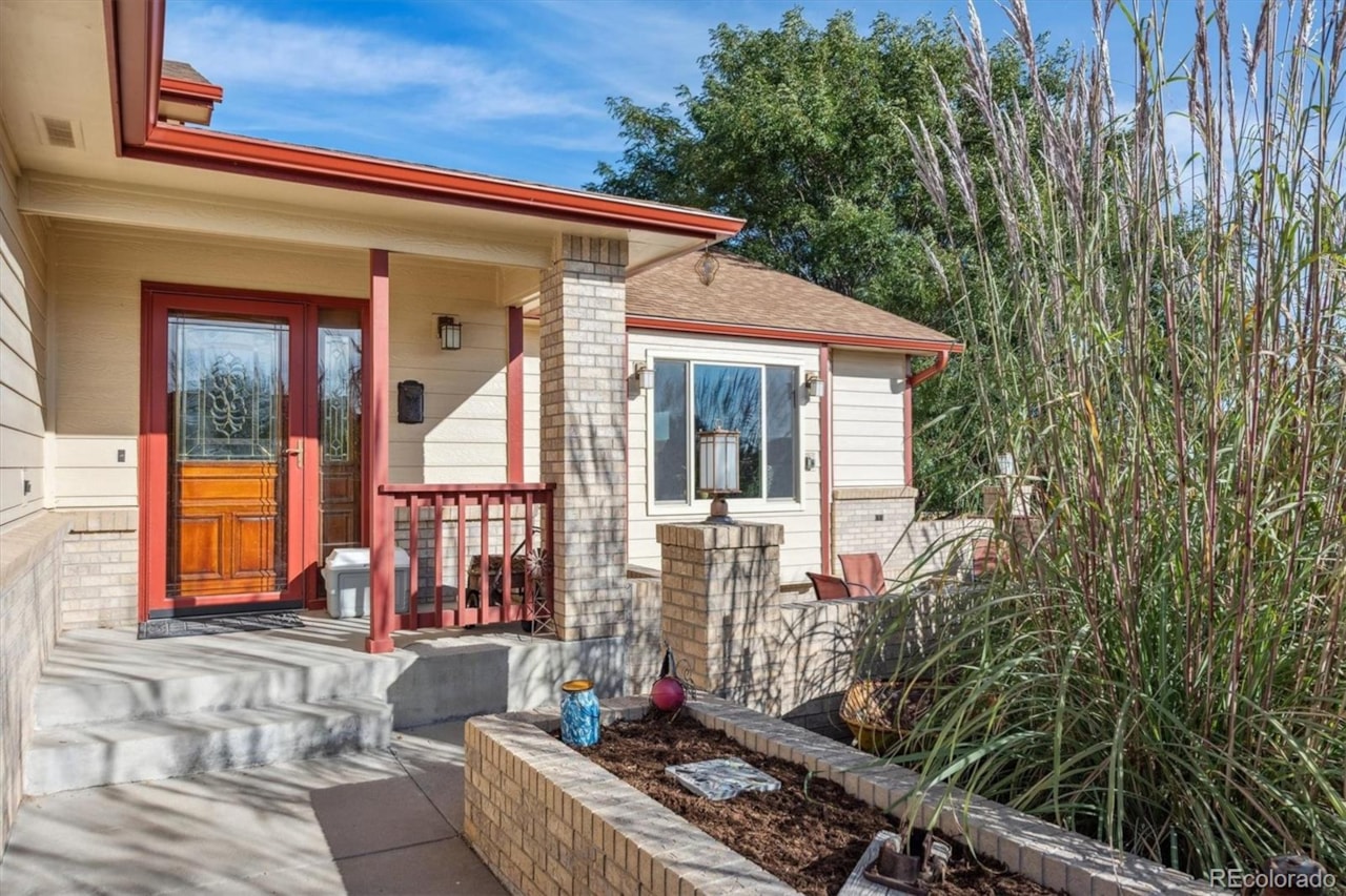 11665 Lewistown St Columbine Ranch Welcome home to this 4 bed, 4 bath, multi-level residence with a large outbuilding & separate guest... Commerce City Adams CO 80022 5794702 home for sale $1,400,000 5794702 Photo 3