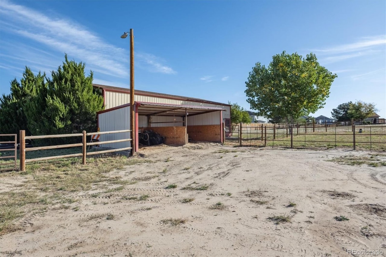 11665 Lewistown St Columbine Ranch Welcome home to this 4 bed, 4 bath, multi-level residence with a large outbuilding & separate guest... Commerce City Adams CO 80022 5794702 home for sale $1,400,000 5794702 Photo 42
