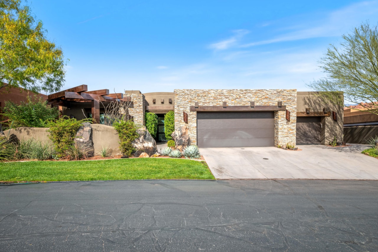 1500 E Split Rock DR #91 Ivins, UT 84738 home for sale, MLS#25-266628 - Erika Rogers Photo 2