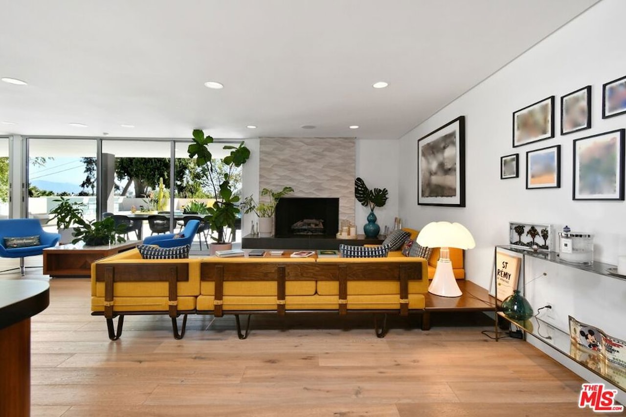 Mid-century Modern Interior - 20150 Delita Dr