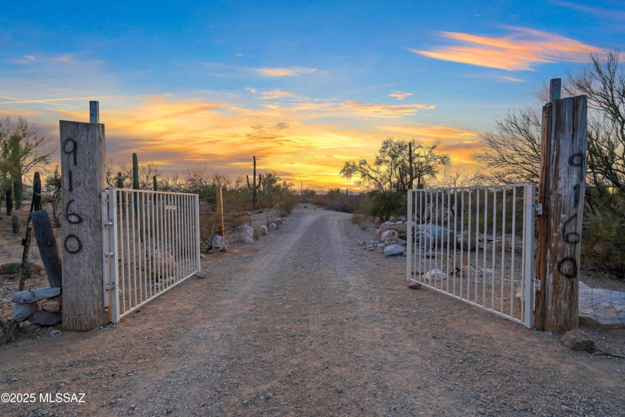 9160 W Lazy Be Place Tucson, AZ 85735 | MLS® 22508638