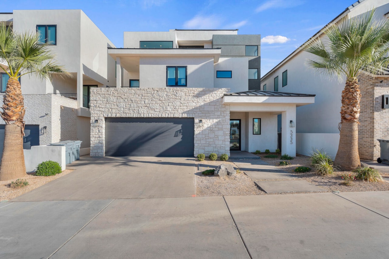 5335 S Pura CIR St George, UT 84770 home for sale, MLS#25-266661 - Erika Rogers Photo 5