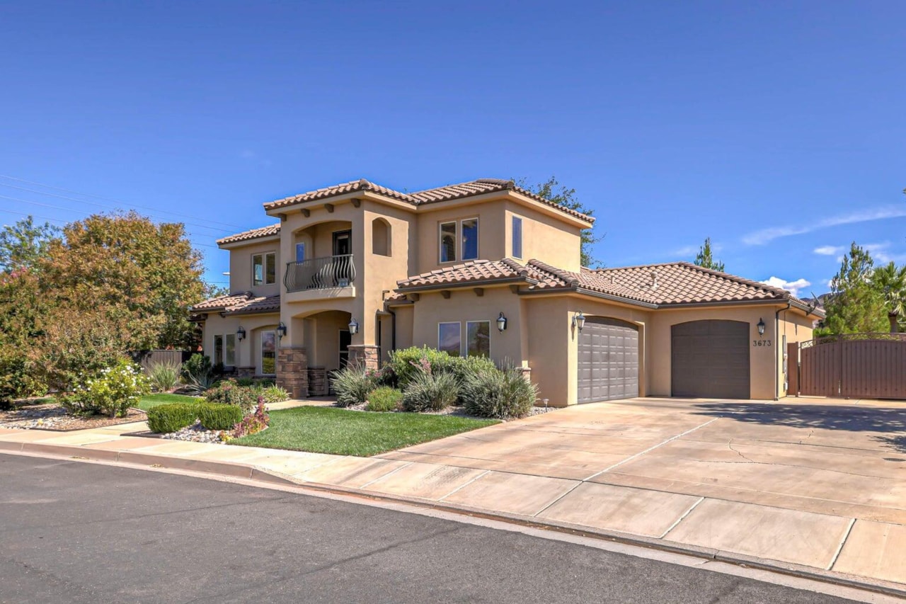 3673 S Cannon Way Washington, UT 84780 home for sale, MLS#25-266587 - Erika Rogers Photo 2