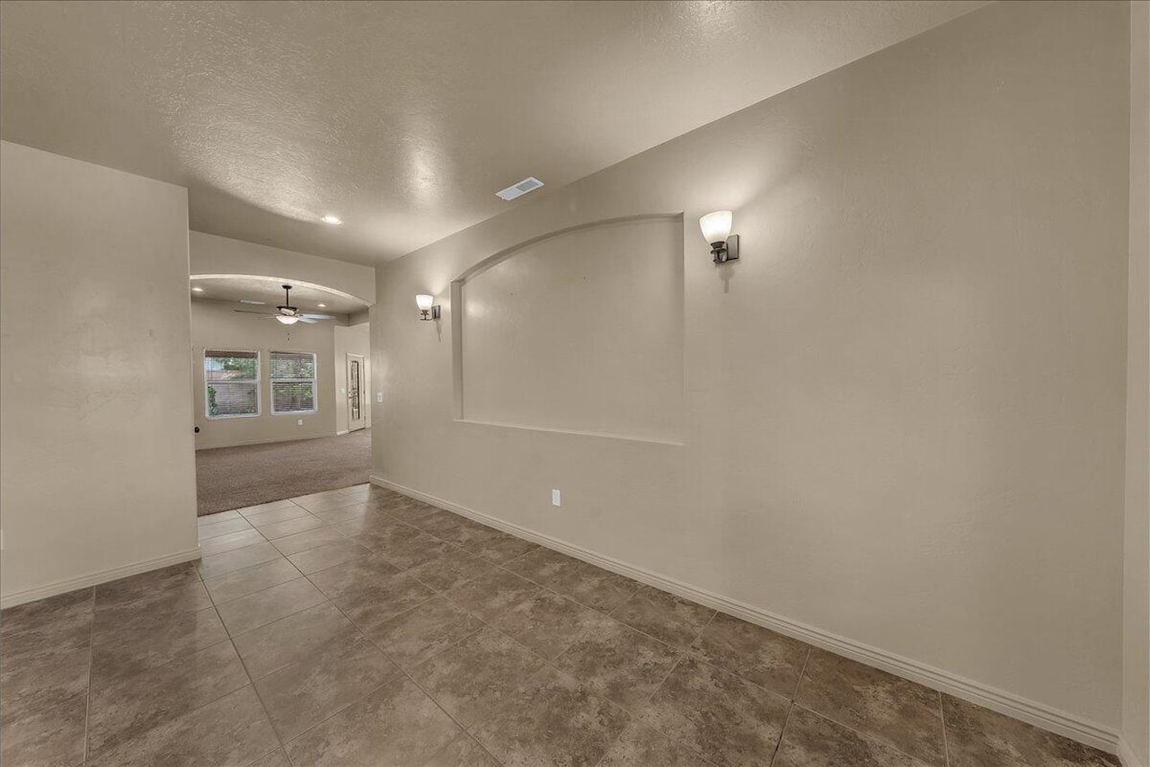 3673 S Cannon Way Washington, UT 84780 home for sale, MLS#25-266587 - Erika Rogers Photo 4