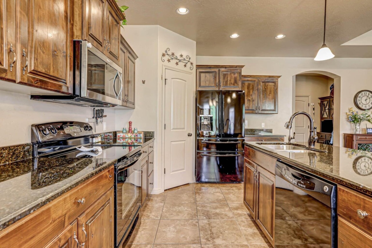 3673 S Cannon Way Washington, UT 84780 home for sale, MLS#25-266587 - Erika Rogers Photo 12