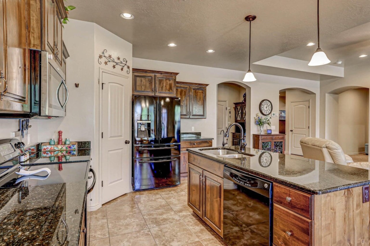 3673 S Cannon Way Washington, UT 84780 home for sale, MLS#25-266587 - Erika Rogers Photo 14