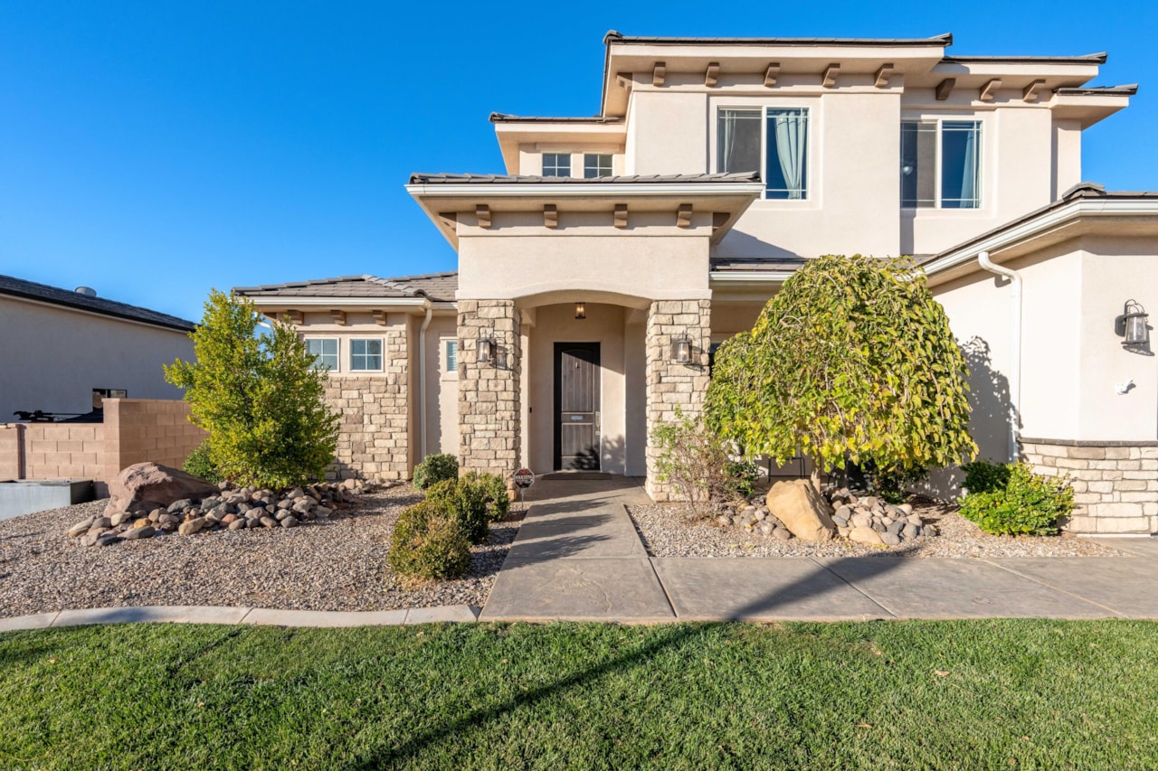 2839 E Horseman Park DR St George, UT 84790 home for sale, MLS#25-266686 - Erika Rogers Photo 9