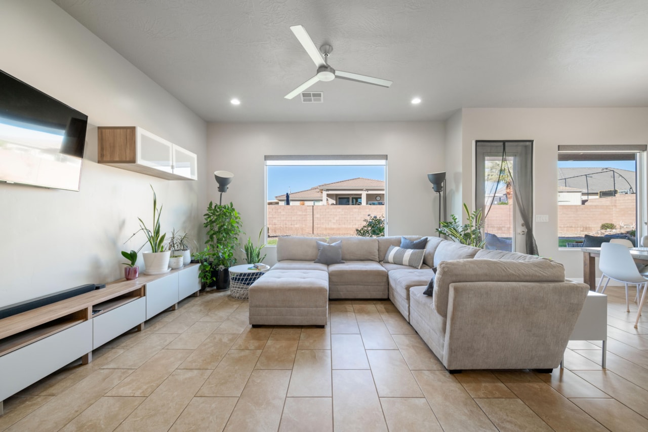 2839 E Horseman Park DR St George, UT 84790 home for sale, MLS#25-266686 - Erika Rogers Photo 11