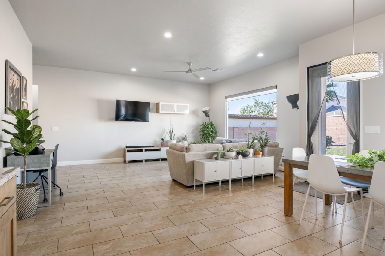 2839 E Horseman Park DR St George, UT 84790 home for sale, MLS#25-266686 - Erika Rogers Photo 12