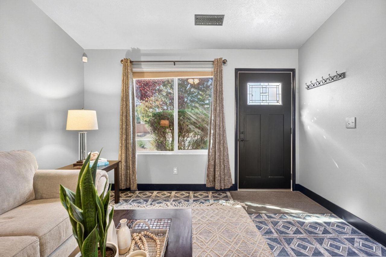 1086 N Ocotillo DR Washington, UT 84780 home for sale, MLS#25-266710 - Erika Rogers Photo 7