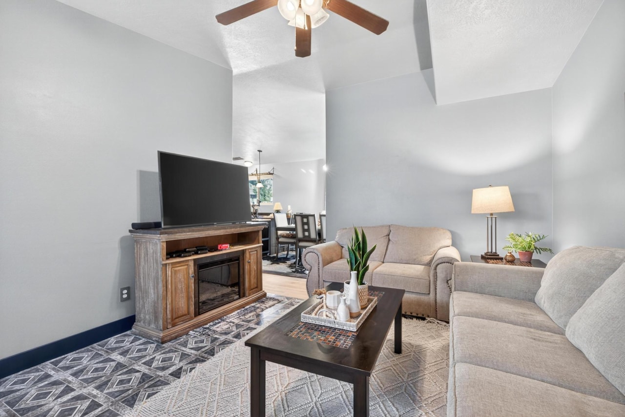 1086 N Ocotillo DR Washington, UT 84780 home for sale, MLS#25-266710 - Erika Rogers Photo 9